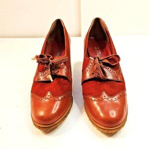 Vintage Chandlers Red Brogue Lace-Up Wingtip Suede Oxfords Women's Size 5